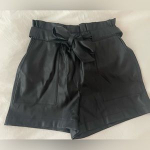 Pleather high-waisted shorts with tie
